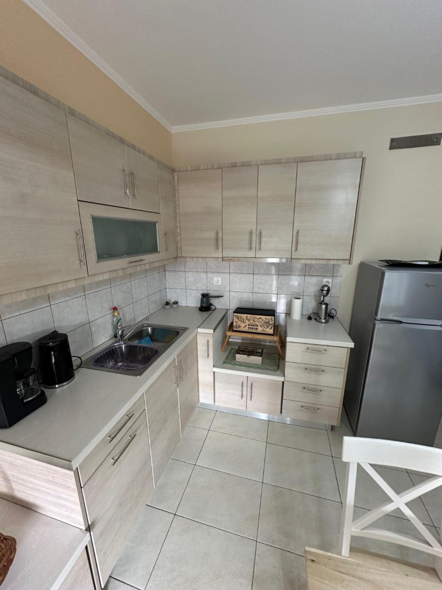 R Apartment Návpaktosz Kültér fotó